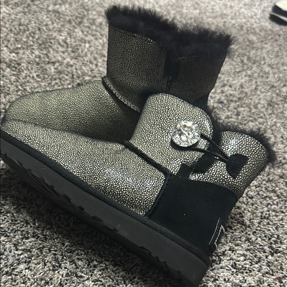Ugg boots size 6